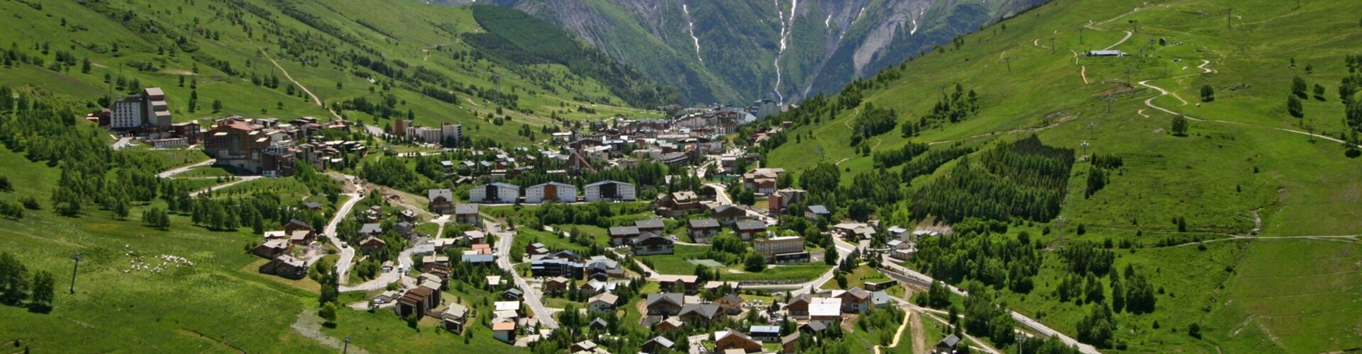 ot-les-2-alpes-vue-station-b-longo